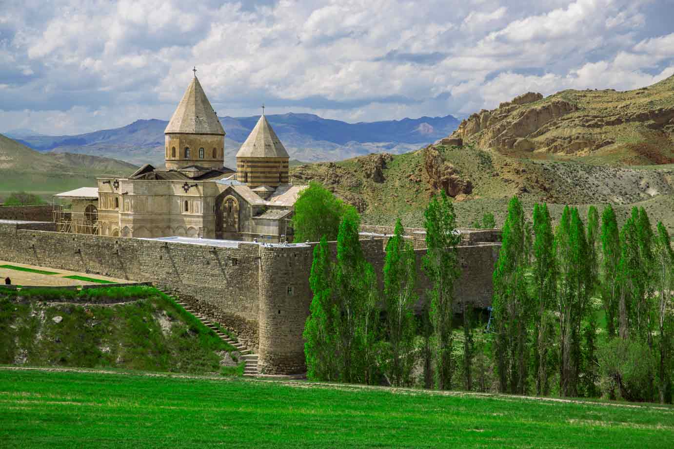Why should IRAN be on your TRAVEL BUCKET LIST OF 2018?