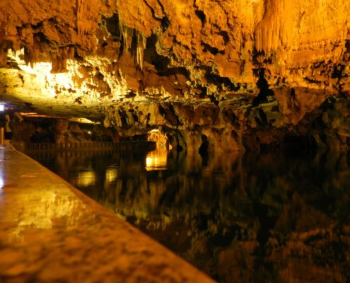 caves in Iran-Alisadr