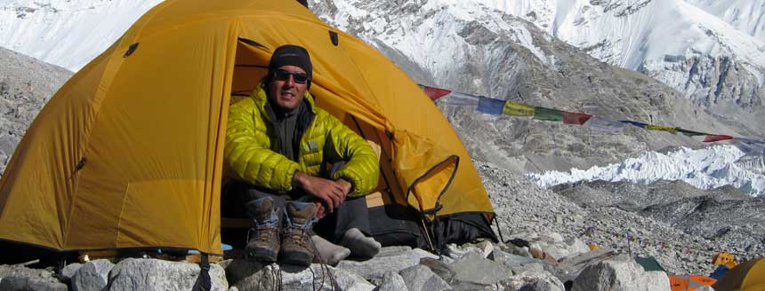 Azim Gheichisaz summit Lhotse in 2017