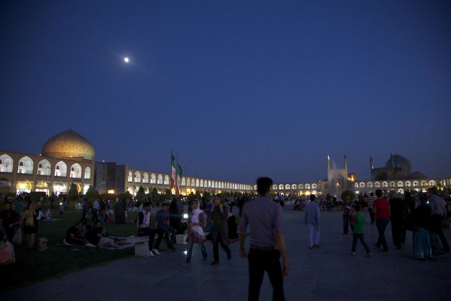 Delicious Nightlife in Iran
