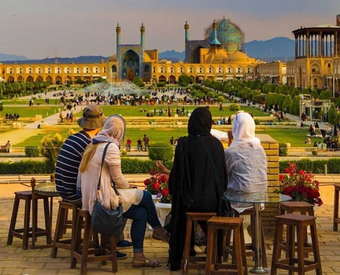 15 Dos and Don'ts for tourists in Iran: Iran Local Laws