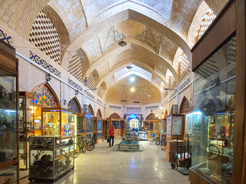 isfahan bazaar architecture