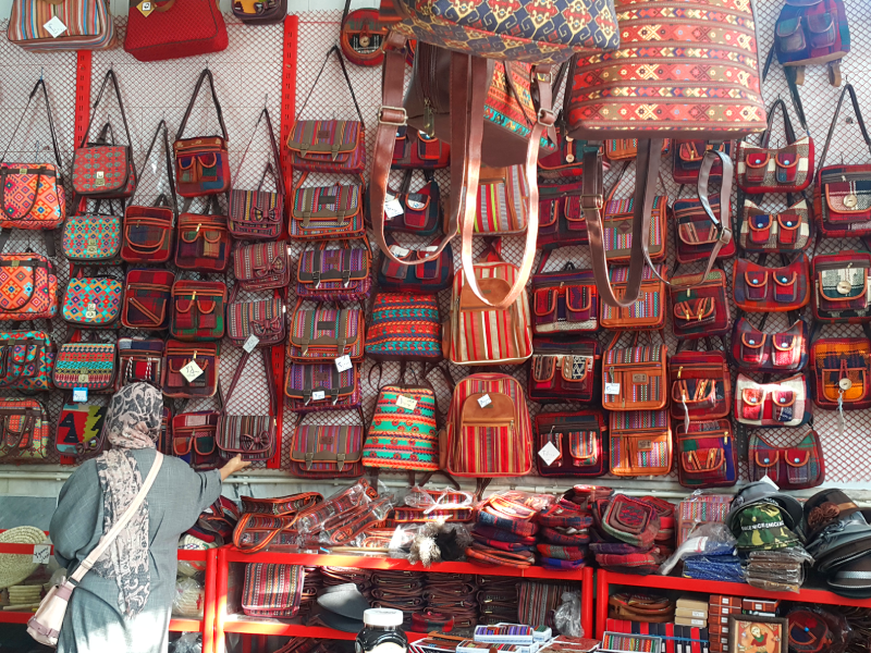kandovan village bazaar
