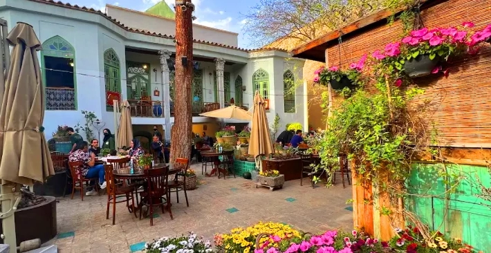 Top Romantic Restaurants in Isfahan