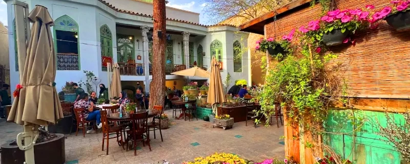 Top Romantic Restaurants in Isfahan